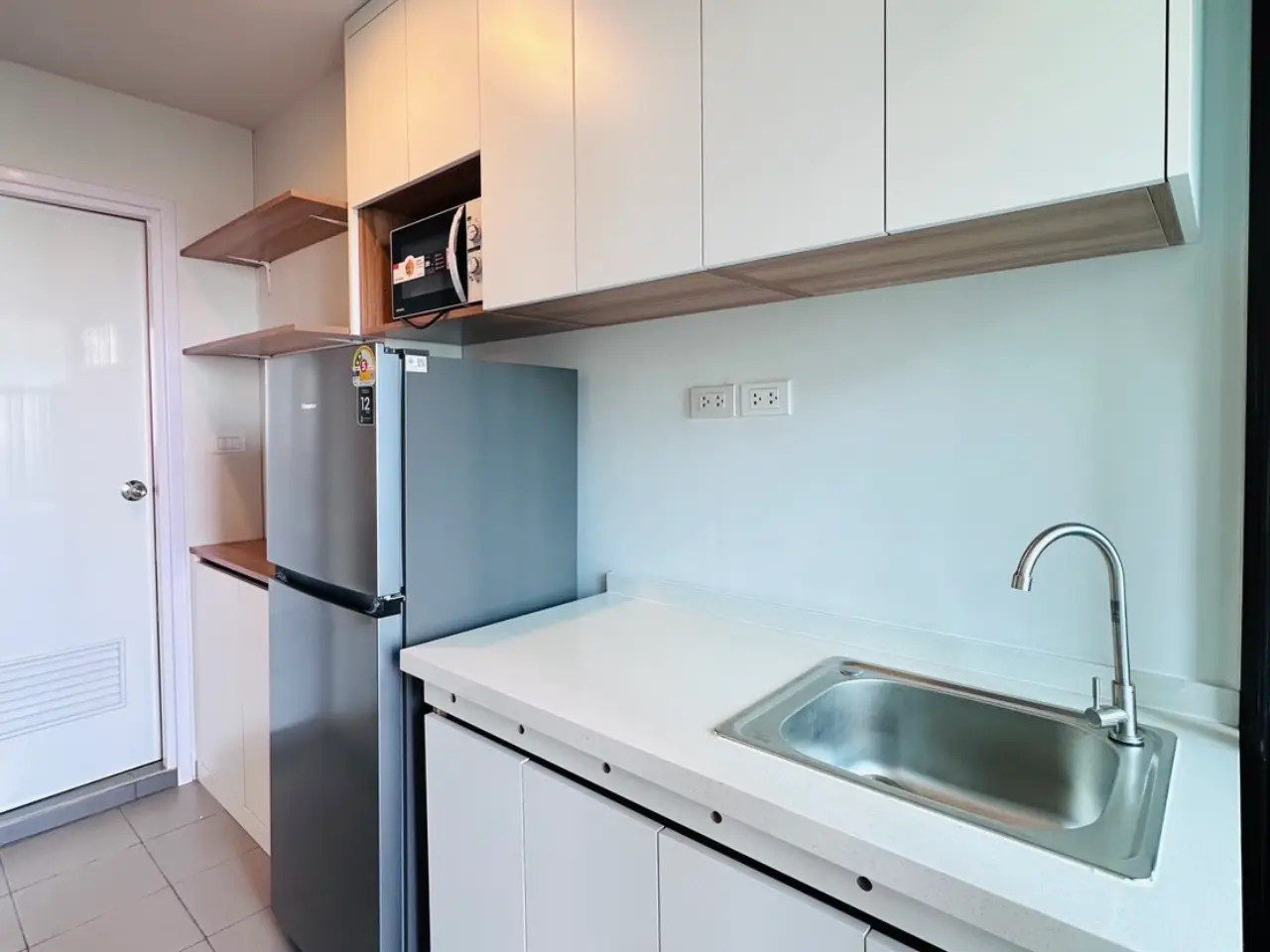 ปล่อยเช่า Regent Home วุฒากาศ ตึกB ชั้น22 ขนาด26 ตร.ม. พร้อมเข้าอยู่ - เคาน์เตอร์ครัว