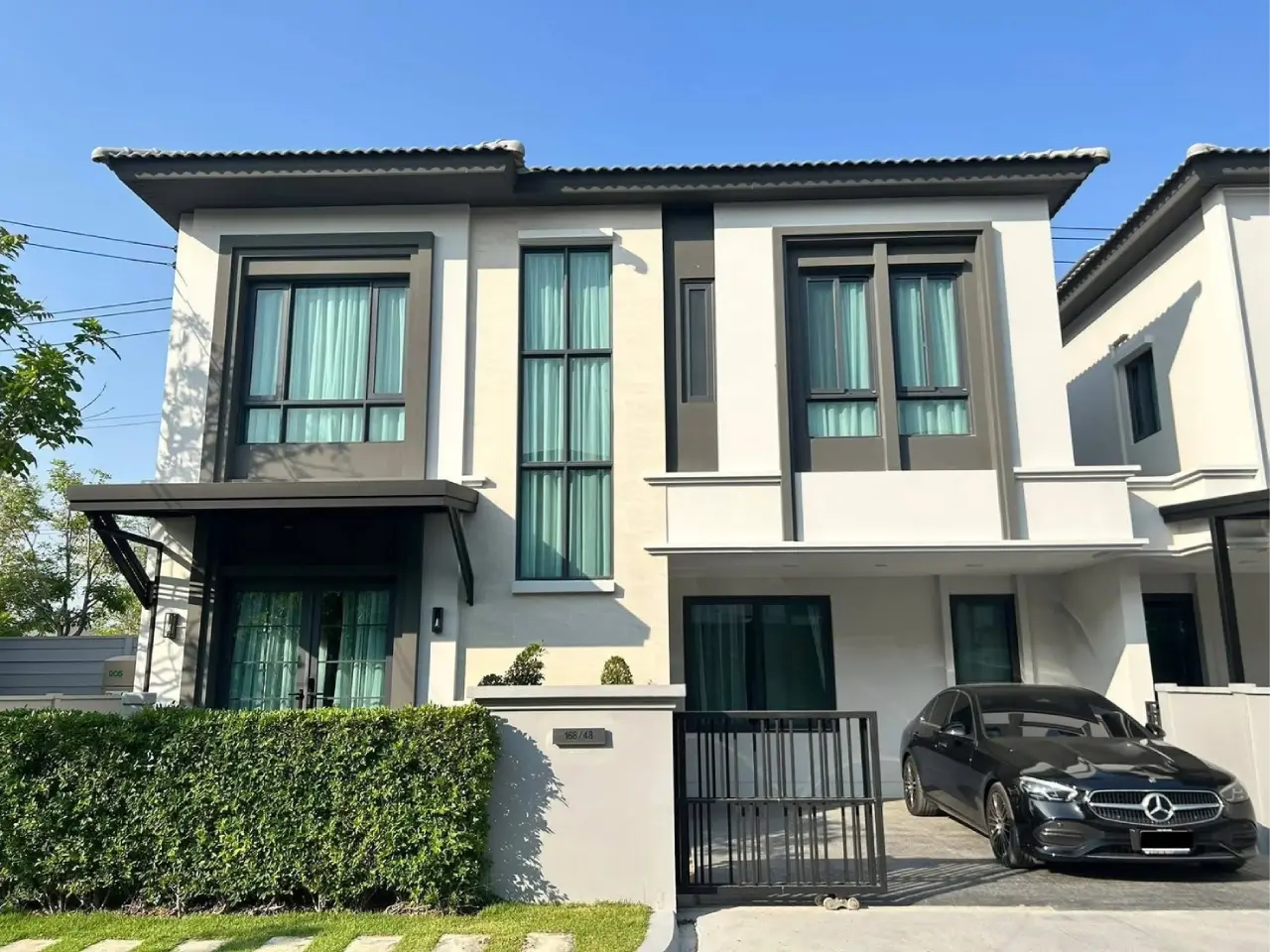 แกรนด์พลีโน่ สุขุมวิทบางนา ขนาด45.3 ตร.ว. ที่จอดรถ2 คัน - บริเวณหน้าบ้าน