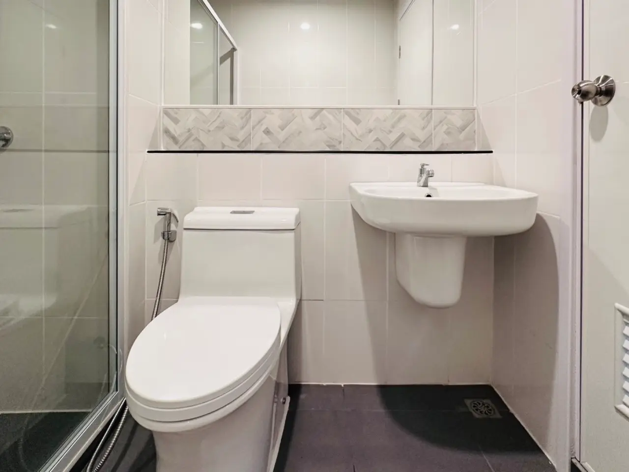 ปล่อยเช่า Regent Home วุฒากาศ ตึกB ชั้น22 ขนาด26 ตร.ม. พร้อมเข้าอยู่ - ห้องน้ำ