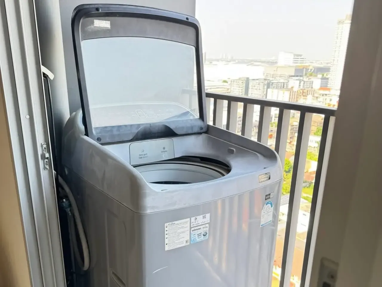 เช่าคอนโด เครื่องซักผ้า+ระเบียง @บางกะปิ กรุงเทพ