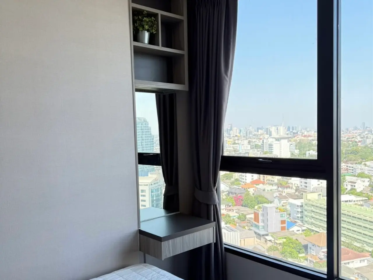 ปล่อยเช่า Knights Bridge Prime Sathorn ชั้น23 ขนาด24.67 ตร.ม. ห้องสวย - โต๊ะเครื่องแป้ง