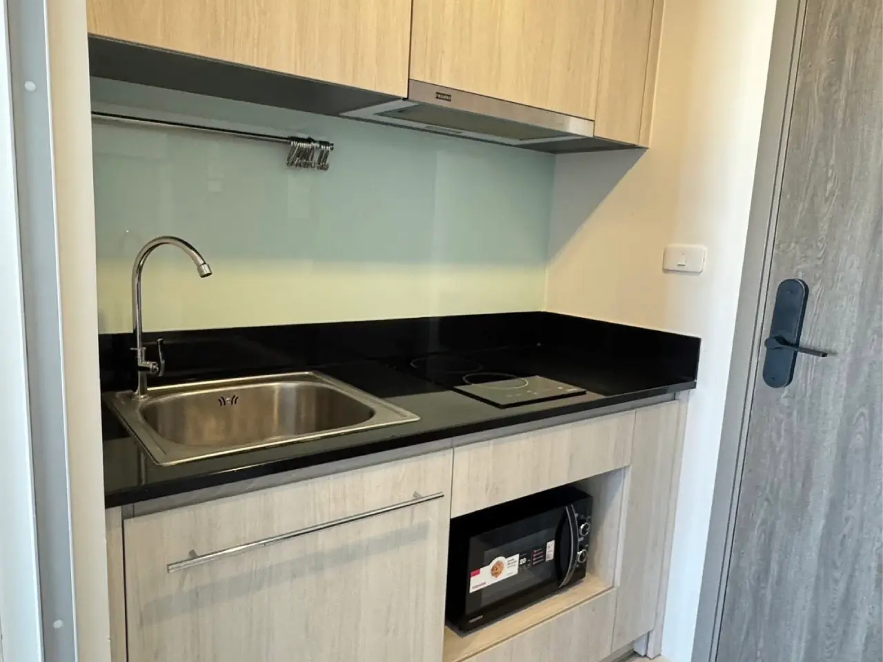 ปล่อยเช่า Niche Mono Ramkhamhaeng ตึกA ชั้น15 ขนาด32.06 ตร.ม. วิวดี - เคาน์เตอร์ครัว