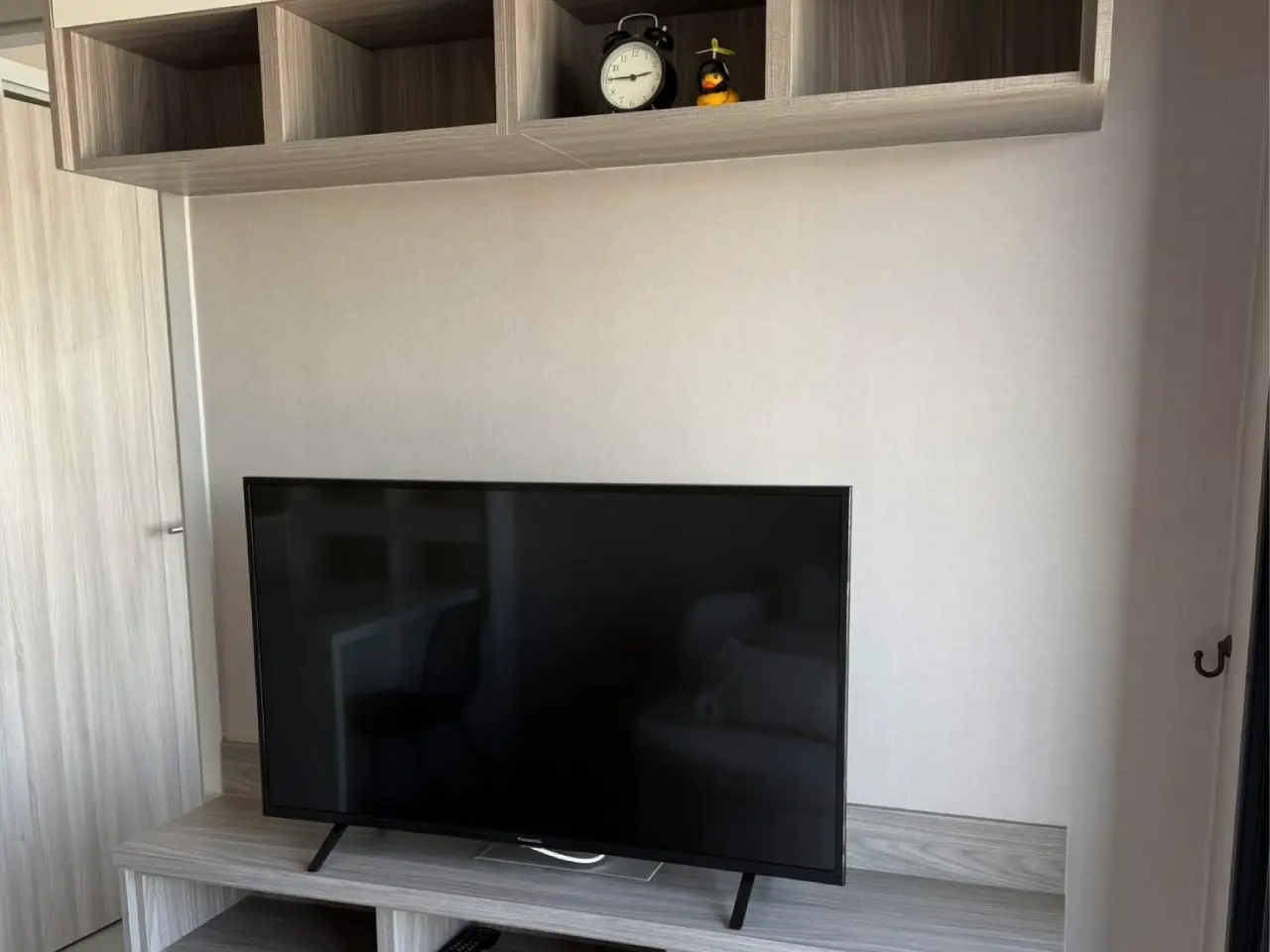 ปล่อยเช่า Knights Bridge Prime Sathorn ชั้น23 ขนาด24.67 ตร.ม. ห้องสวย - ชั้นวางทีวี