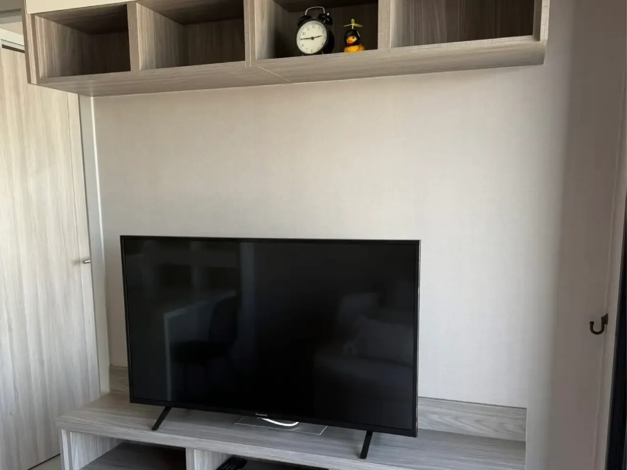 เช่าคอนโด ชั้นวางทีวี @สาทร กรุงเทพ