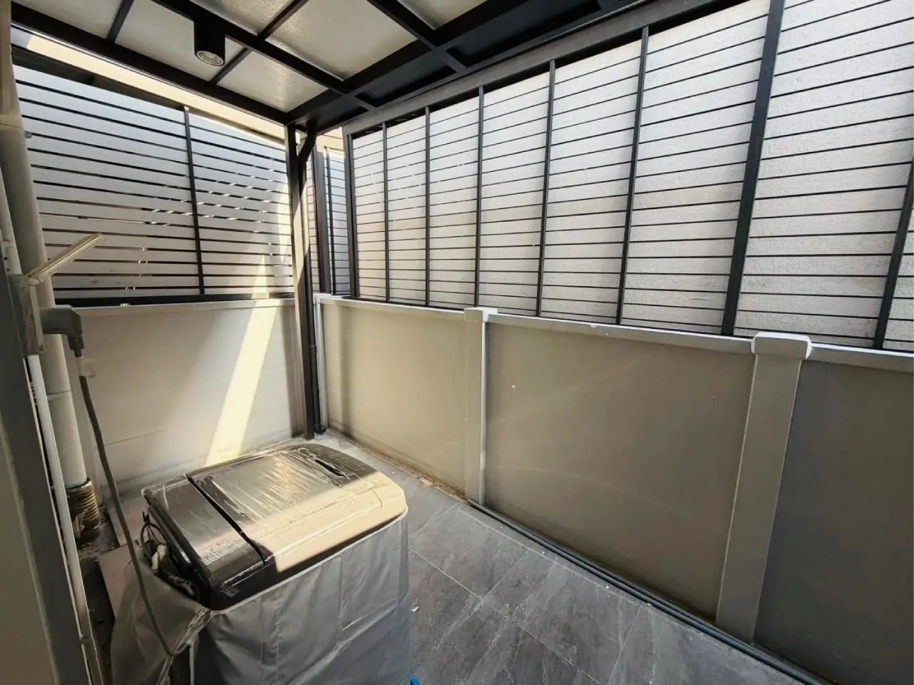 ปล่อยเช่า Pleno สุขุมวิท-บางนา2 ขนาด18 ตร.ว. ที่จอดรถ2 คัน พร้อมตกแต่ง - หลังบ้าน