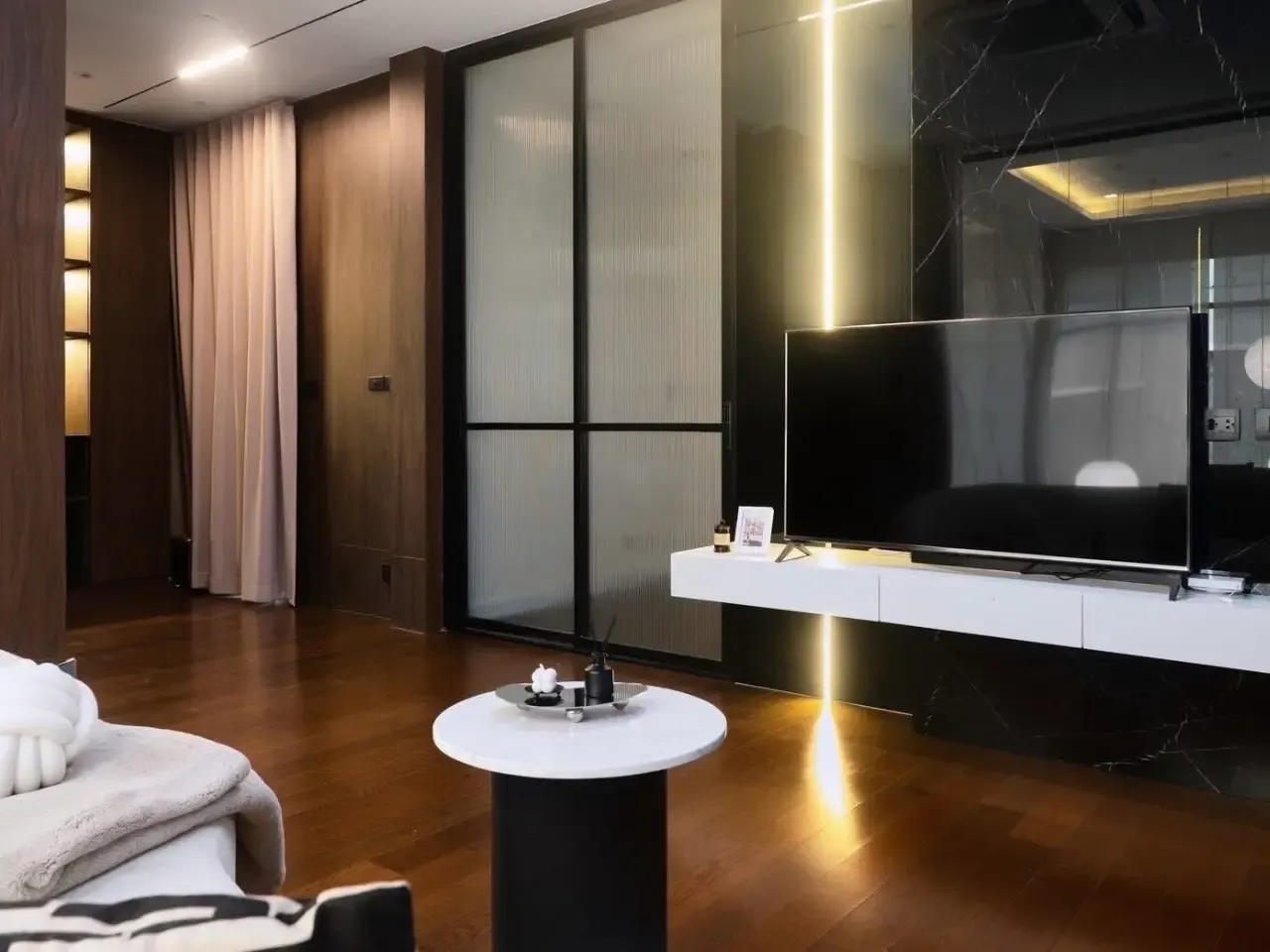 เช่าบ้าน ชั้นวางทีวีในห้องนอน @พระโขนง กรุงเทพ