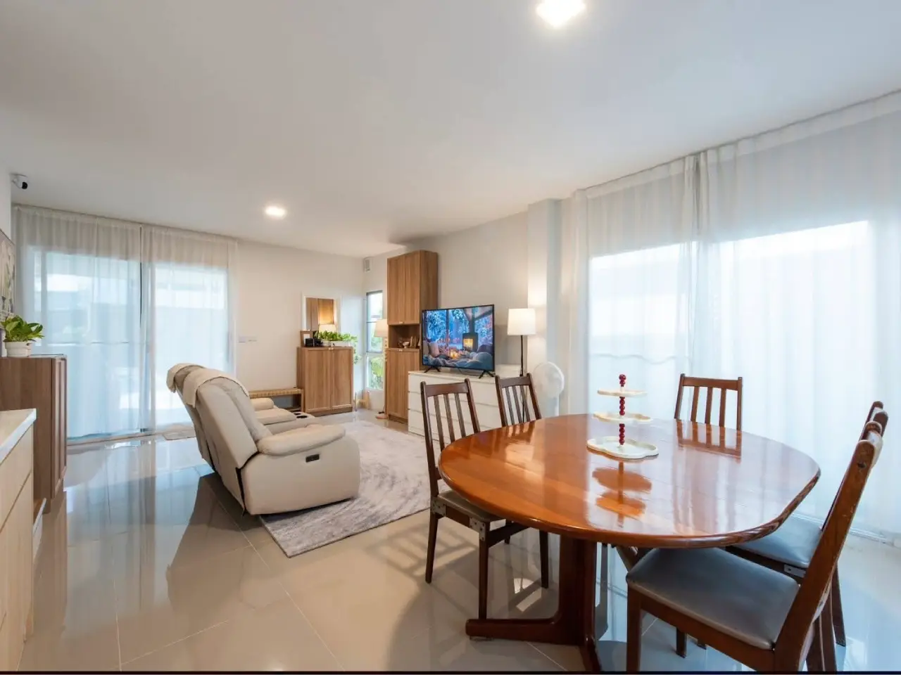 ปล่อยเช่า Grande Pleno Mega Bangna ขนาด36.20 ตร.ว. ที่จอดรถ2 คัน - โต๊ะกินข้าว