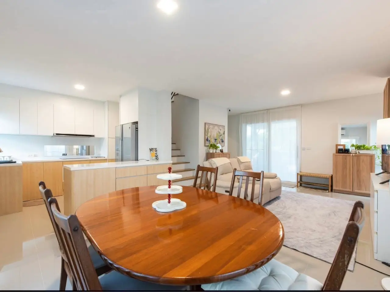 ปล่อยเช่า Grande Pleno Mega Bangna ขนาด36.20 ตร.ว. ที่จอดรถ2 คัน - โต๊ะกินข้าว