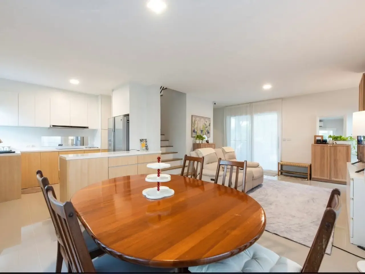 เช่าบ้าน โต๊ะกินข้าว @บางพลี สมุทรปราการ