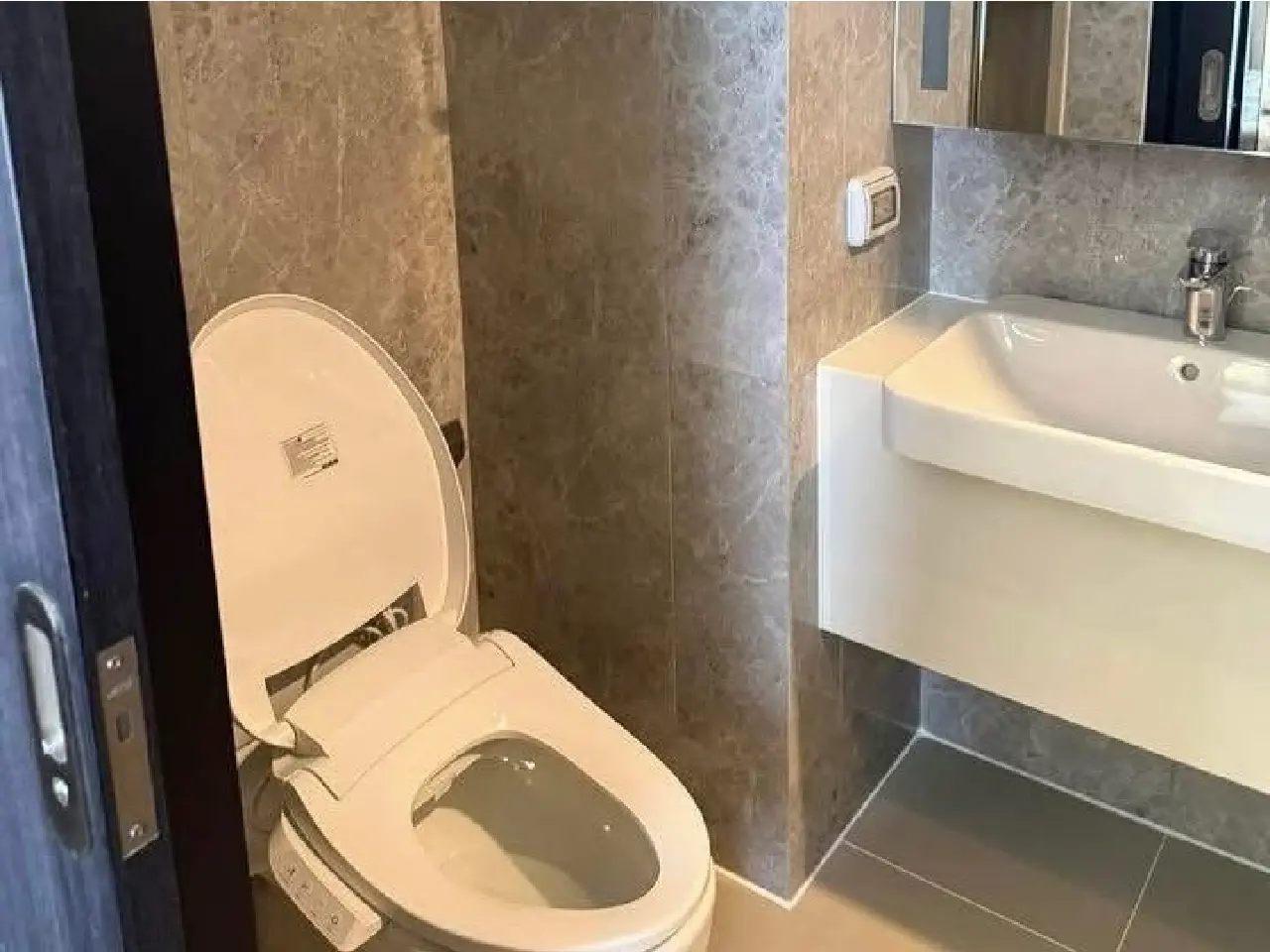 ปล่อยเช่า Noble Around Ari ชั้น36 ขนาด26.54 ตร.ม. ห้องใหญ่เฟอร์ครบ - ห้องน้ำ