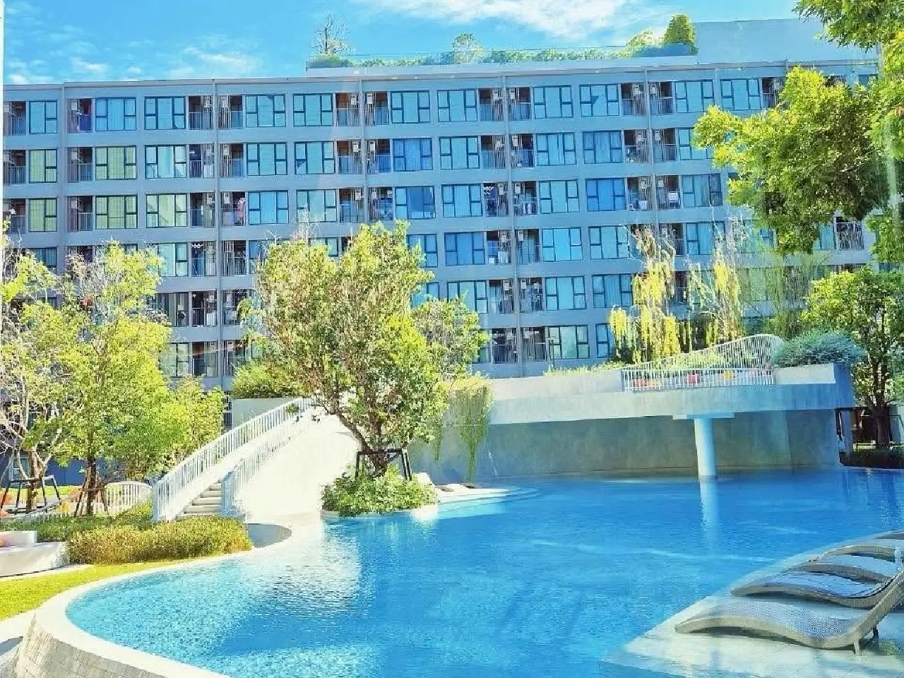 ปล่อยเช่า แอทโมซ โฟลว์ มีนบุรี ชั้น2 ขนาด28.86 ตร.ม. ตกแต่งพร้อมอยู่ - สระว่ายน้ำ