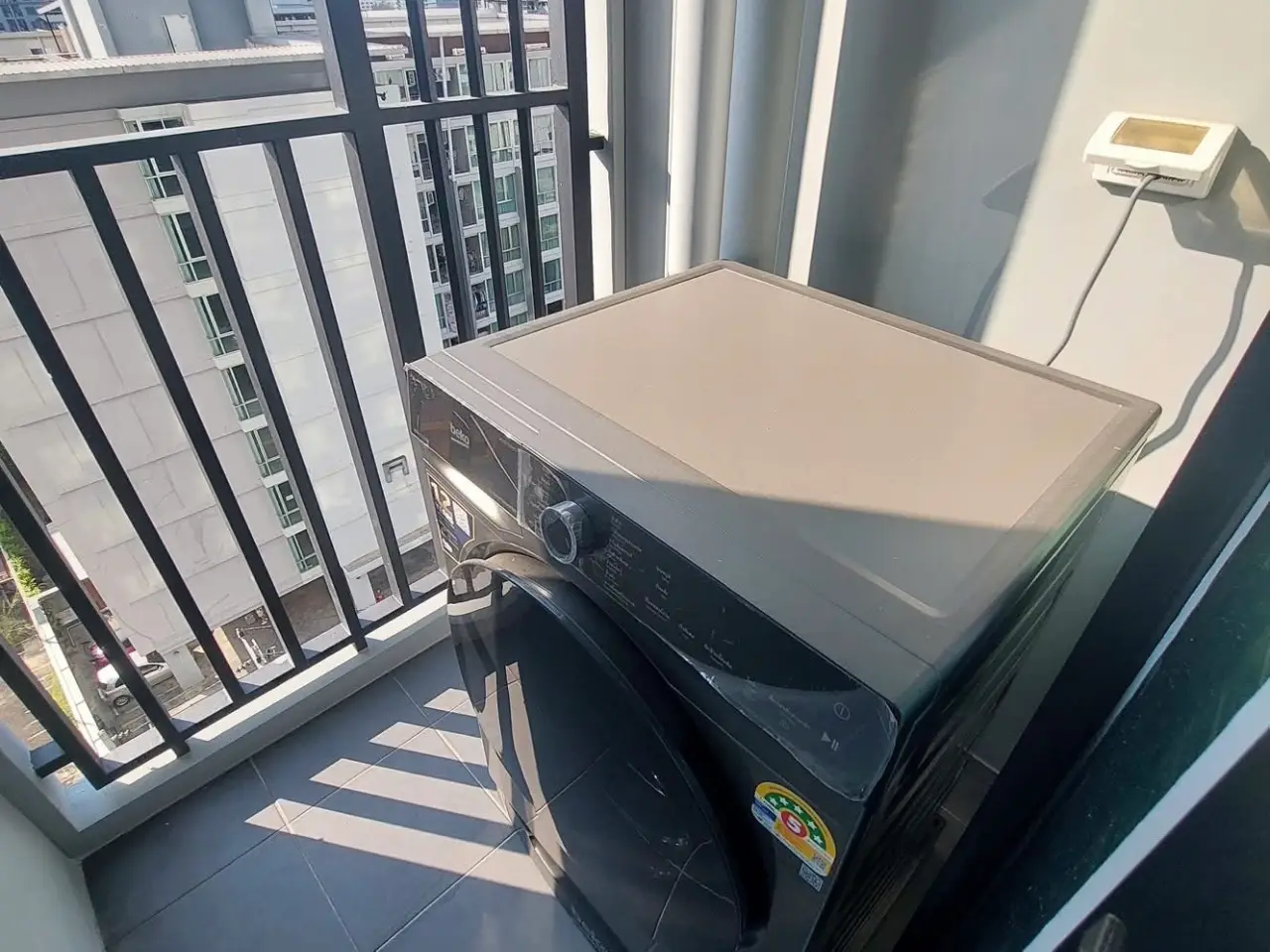 ปล่อยเช่า Ideo Ramkhamhaeng -Lam Sali Station ชั้น8 ขนาด24 ตร.ม. - เครื่องซักผ้า+ระเบียง