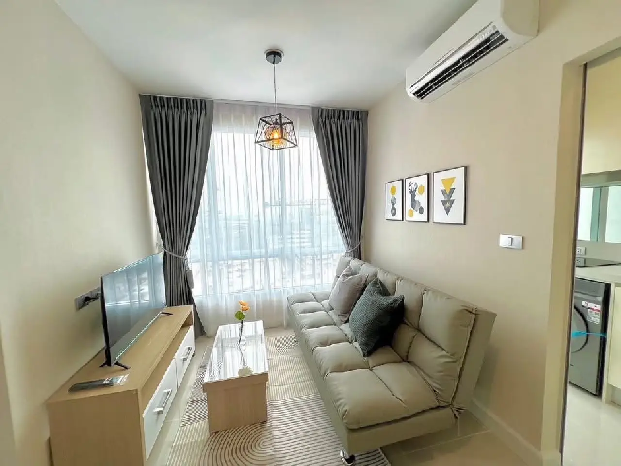 ปล่อยเช่า The Sky Sukhumvit103 ตึกC ชั้น9 ขนาด35 ตร.ม. - ห้องรับแขก