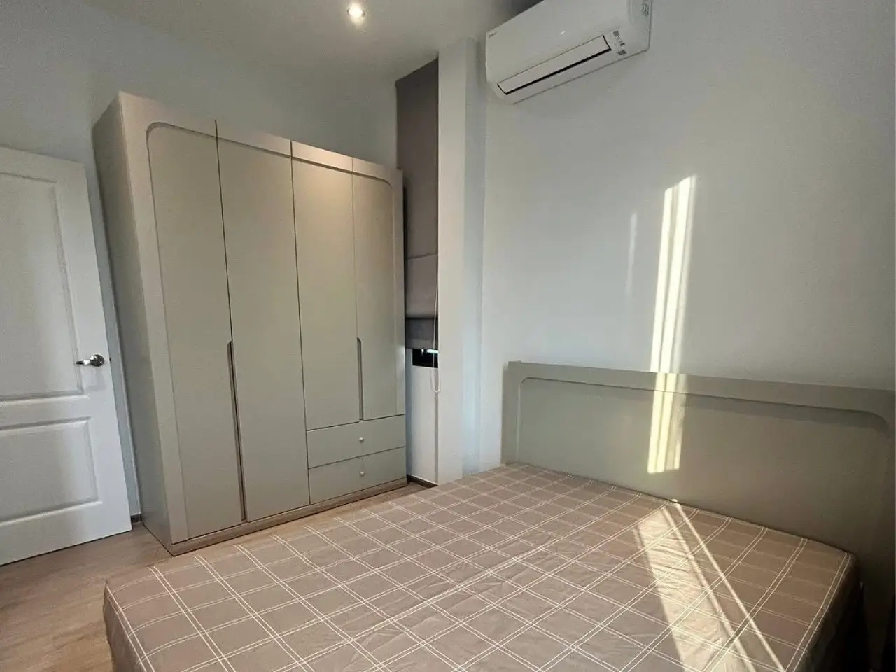 ปล่อยเช่า แกรนด์พลีโน่ สุขุมวิทบางนา ขนาด45.3 ตร.ว. ที่จอดรถ2 คัน - ห้องนอน