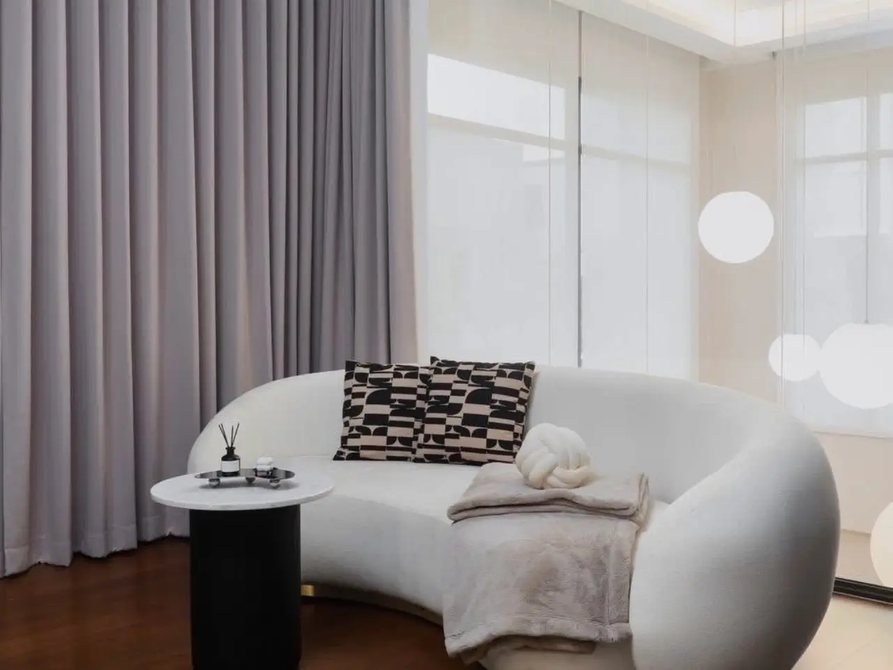 ปล่อยเช่า The gentry สุขุมวิท 101 ขนาด56 ตร.ว. ที่จอดรถ3 คัน - ห้องนั่งเล่น