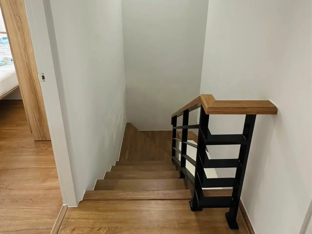 ปล่อยเช่า Pleno สุขุมวิท-บางนา2 ขนาด18 ตร.ว. ที่จอดรถ2 คัน พร้อมตกแต่ง - ทางขึ้นชั้น2