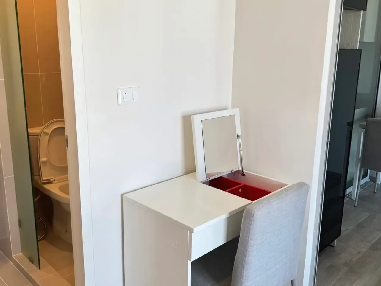 เช่าคอนโด โต๊ะเครื่องแป้ง @บางกะปิ กรุงเทพ