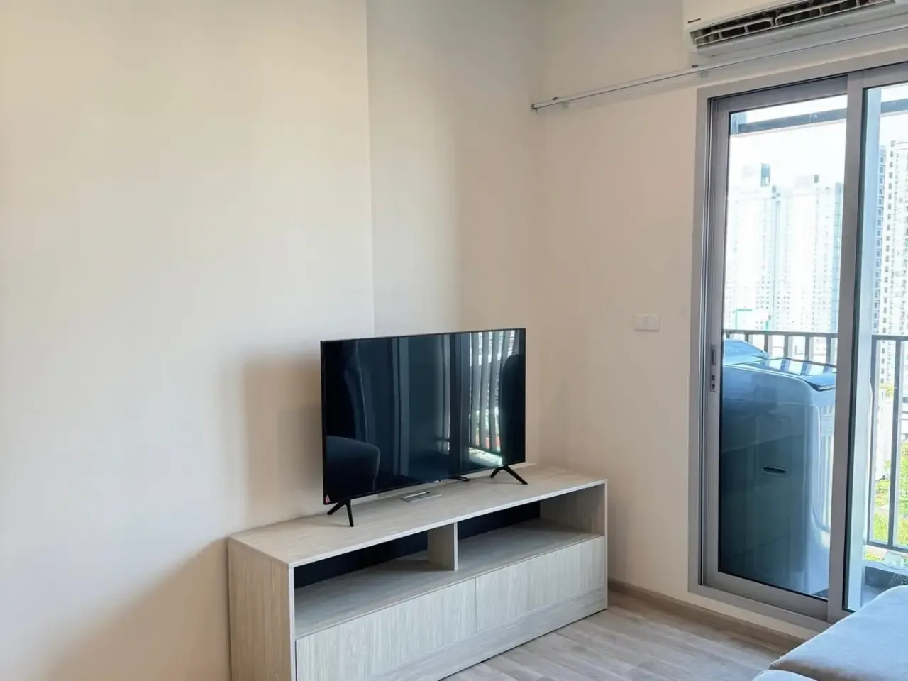 เช่าคอนโด ชั้นวางทีวี @บางกะปิ กรุงเทพ